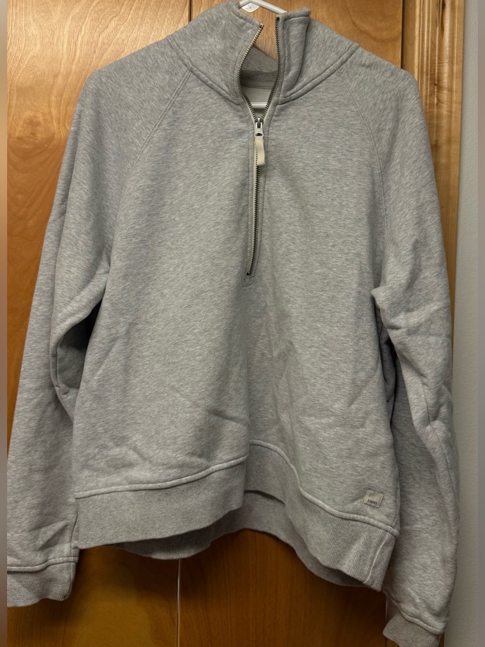 Vuori Women’s Light Gray Half-Zip Sweatshirt